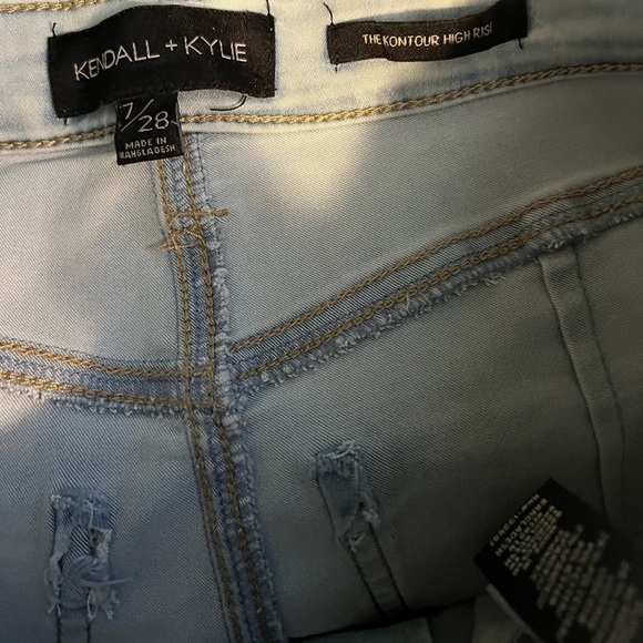 Kendall + Kylie Light Blue Distressed High-Rise Jeans - Size 28 (7) - Picture 5 of 6